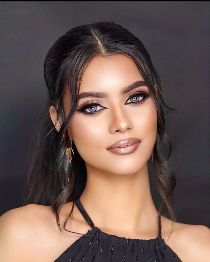 Party makeup service